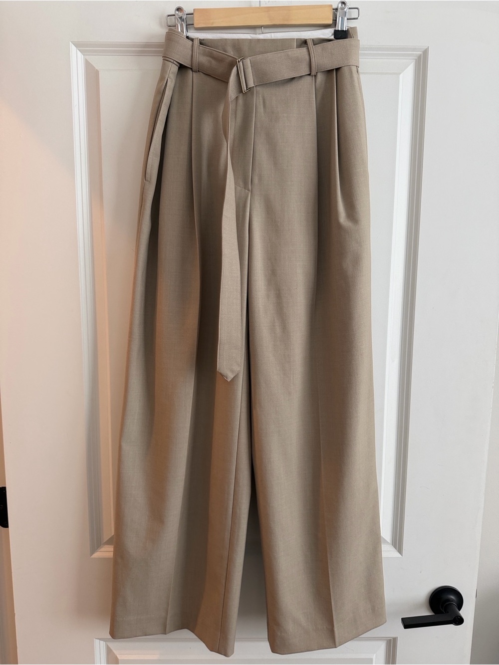 The Frankie Shop Wool Blend Belted Pleated Cropped Trousers Beige Small